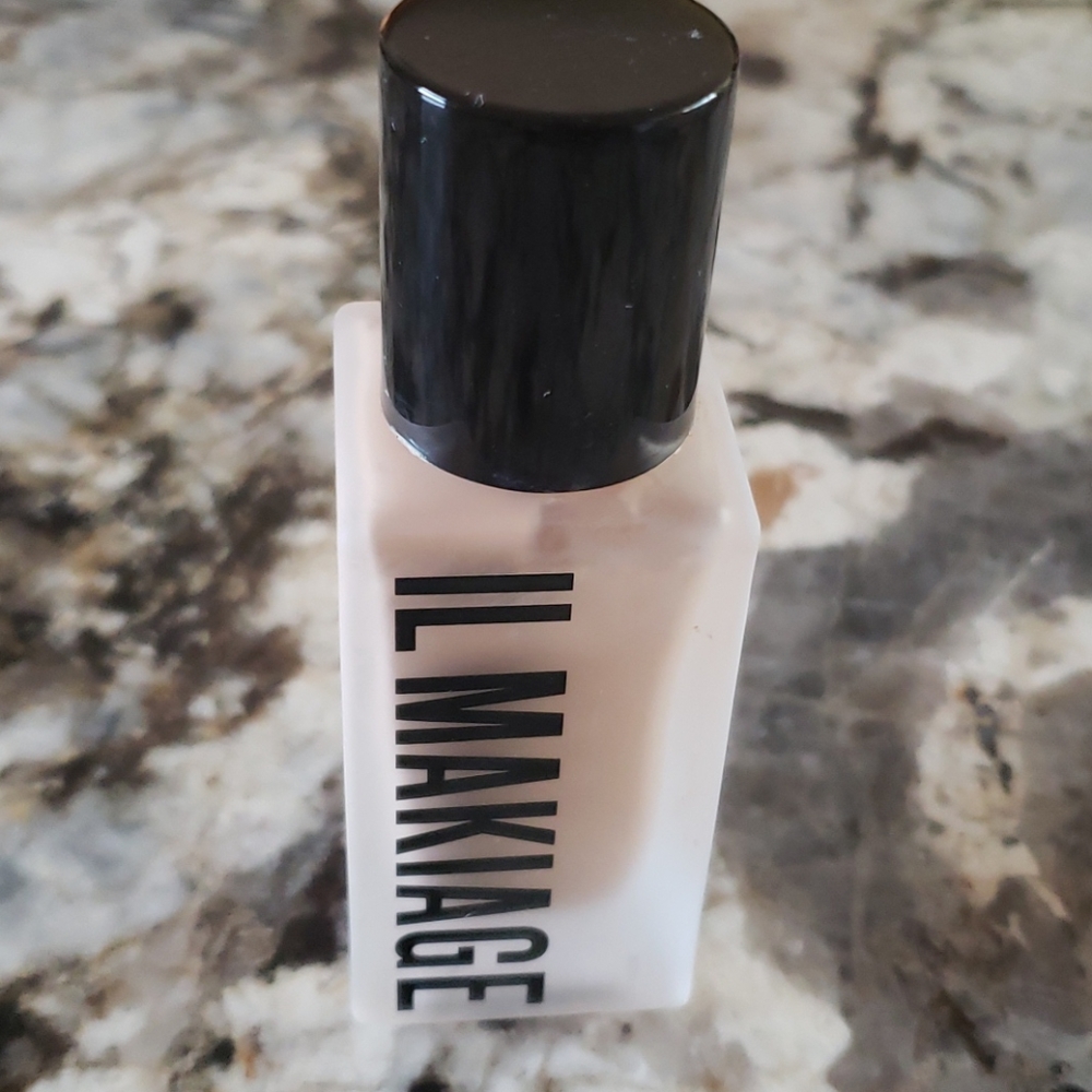 IL Makiage foundation shade 035